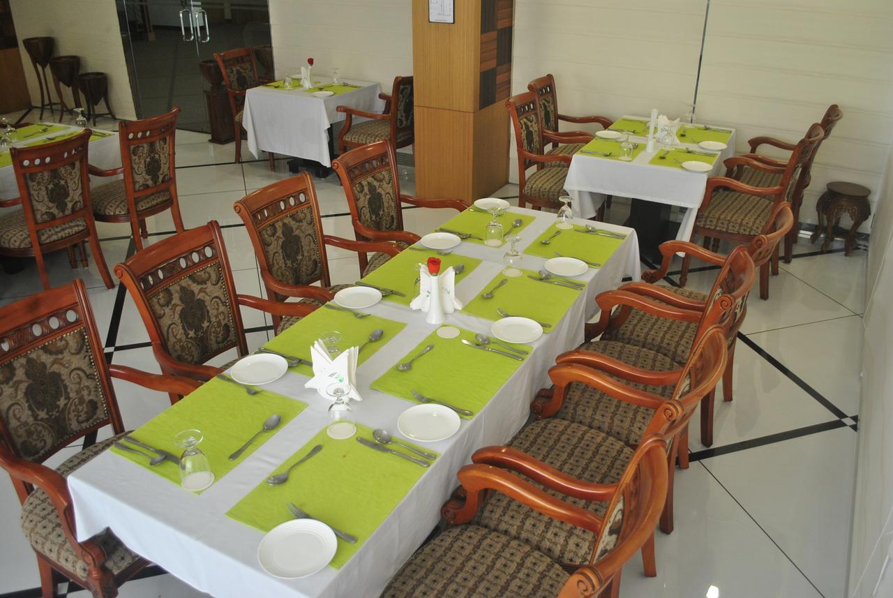 Hotel Dewland Cochin Kochi Exterior photo