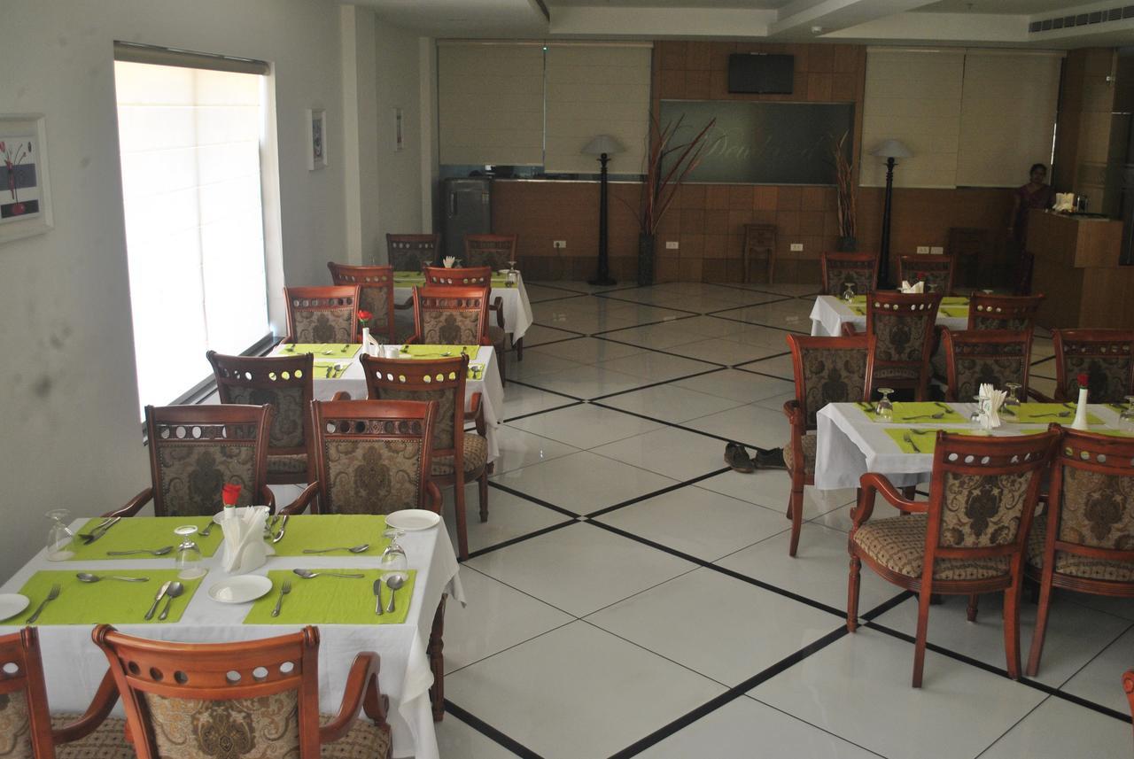 Hotel Dewland Cochin Kochi Exterior photo